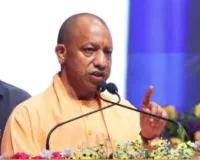 यूपी के 1.28 लाख शिक्षकों को बड़ा तोहफाः अब 5 लाख तक कैशलेस इलाज, साथ में 3 करोड़ तक का बीमा
