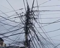 Jaunpur News: कांवड़ मार्गों पर लटकते बिजली के तार हटाने के निर्देश, सुरक्षा व्यवस्था को लेकर मंत्री शर्मा ने की समीक्षा