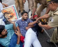 जौहर यूनिवर्सिटी कार्रवाई के विरोध में सपा यूथ ब्रिगेड का प्रदर्शन, विधानसभा के बाहर हंगामा; कई कार्यकर्ता हिरासत में