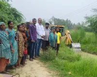 Raebareli News: विभाग की अनदेखी के बाद किसानों ने खुद संभाली कमान, जनसहयोग से शुरू हुई जगतपुर कट नहर की सफाई