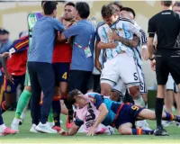 FIFA World Cup Final Fight Video: हार के बाद भड़के लिएंड्रो परेडेस, स्पेनिश खिलाड़ियों से झड़प; गावी की आंख के पास लगी चोट