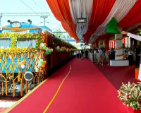 India First Hydrogen Train: भारत की पहली हाइड्रोजन ट्रेन शुरू, सिर्फ 5 रुपये से सफर, जानिए इसकी 10 बड़ी खूबियां, देखें Exclusive Photos