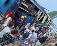 Ganga Expressway Accident: सिद्धार्थनगर से दिल्ली जा रही डबल डेकर बस हरदोई में 10 फीट नीचे पलटी, 50 घायल, 12 की हालत गंभीर