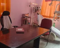 हरदोई के बिलग्राम CHC का चौंकाने वाला हाल! 6 डॉक्टर तैनात, लेकिन अस्पताल में सिर्फ एक संभालता मिला पूरी OPD