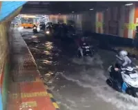 Prayagraj Rain News: पहली तेज बारिश में डूबा प्रयागराज, सिविल लाइंस से खुल्दाबाद तक जलभराव, नगर निगम के दावों पर उठे सवाल