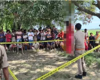 Shravasti News: घर से निकली महिला का शव आम के पेड़ से लटका मिला, गांव में सनसनी