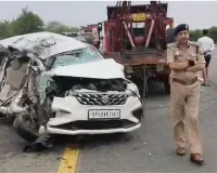 Unnao Road Accident : उन्नाव में बड़ा सड़क हादसा, बस-कार की टक्कर में पांच लोगों की मौत, दर्जनभर घायल 