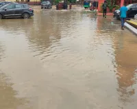 Prayagraj News:   मूसलाधार बारिश से हालात बिगड़े, सड़कें बनीं तालाब; बाजारों में घुसा पानी, किसानों के चेहरे खिले