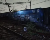 गाजियाबाद में मालगाड़ी के डिब्बे पटरी से उतरे, टला बड़ा हादसा; 53 ट्रेनें हुई प्रभावित