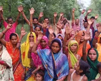 Bahraich News :  सड़क की बदहाली से परेशान ग्रामीणों का फूटा गुस्सा, प्रदर्शन कर जल्द निर्माण की उठाई मांग