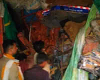 Barabanki News: संजय सेतु पर बड़ा हादसा, आपस में टकराये भारी वाहन,  दुर्घटना के बाद लगा 4 किमी लंबा जाम