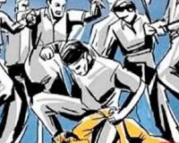 Sultanpur News:  खेत की ओर जा रहे युवक पर चाकू और लाठी-डंडों से जानलेवा हमला, दो नामजद आरोपियों पर केस दर्ज