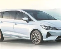 BYD eMAX 7 का नया Comfort वेरिएंट लॉन्च