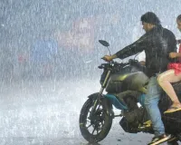 UP Weather Update : बरेली-सहारनपुर में झमाझम बारिश,  लखनऊ में छाए बादल, मौसम विभाग का सभी 75 जिलों में अलर्ट 