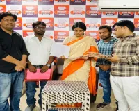 69000 शिक्षक भर्ती :  अनुप्रिया पटेल से मिले अभ्यर्थी, इको गार्डन में धरना जारी