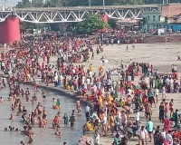 Guru Purnima 2026: उन्नाव के गंगाघाटों पर आस्था का सैलाब, हजारों श्रद्धालुओं ने लगाई पुण्य की डुबकी