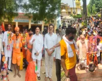 Barabanki News : 51 लीटर जल लेकर औसानेश्वर निकले कांवरिए, 300 भक्तों की कांवड़ यात्रा में गूंजे ‘बम भोले’ के जयकारे