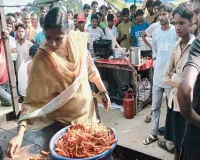 Barabanki News : खाद्य सुरक्षा विभाग की बड़ी कार्रवाई, 25 किलो दूषित मिठाई नष्ट; पांच नमूने लिए