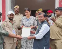 Sultanpur News : चालकों ने भरी हुंकार, मांगों को लेकर किया प्रदर्शन; एसडीएम को सौंपा ज्ञापन