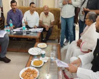 Sambhal News : 'जेई-एसडीओ नहीं सुनते हैं तो हमें बताइए, उनका इलाज हम करेंगे', बिजली विभाग की बैठक में अफसरों पर बरसीं मंत्री गुलाब देवी