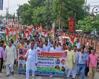 हाथों में तिरंगा, जुबां पर हक की बात : सुलतानपुर में पुरानी पेंशन और TET के विरोध में शिक्षक-कर्मचारियों ने निकाली तिरंगा यात्रा 
