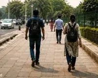 फुटपाथ पर पैदल चलना भी मौलिक अधिकार