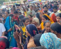 शाहजहांपुर में क्रूरता की हदें पार : दबंगों ने बच्चे को कुचला, आक्रोशित परिजनों ने शव सड़क पर रखकर किया हंगामा