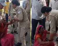 बरेली कलेक्ट्रेट में आत्मदाह का प्रयास : जमीन विवाद से परेशान महिला ने बेटी संग खुद पर डाला तेल, LIU और पुलिस ने बचाई जान