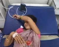 Bahraich News : विवाद के बाद मां ने बच्चों को खिलाया जहरीला पदार्थ, खुद भी खाया; गांव में हड़कंप