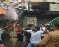 राष्ट्रगान विवाद : कोतवाली के पास पुलिस की मौजूदगी में कांग्रेसियों ने फूंका सतीश महाना का पुतला, उठाई बर्खास्तगी की मांग