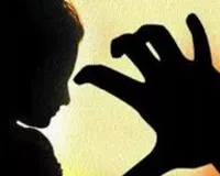 Shahjahanpur News : 12 साल की मासूम से 5 नाबालिग लड़कों ने किया सामूहिक दुष्कर्म, गन्ने के खेत में ले जाकर की दरिंदगी