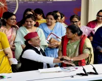 अखिलेश यादव ने रक्षाबंधन कार्यक्रम में लिया हिस्सा, JPNIC को लेकर BJP पर कसा तंज, कहा- 'बी' छोड़कर 'जेपी' बेच दिया