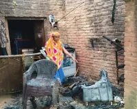 Auraiya News : शादी की खुशियां मातम में बदलीं! आग ने बेटी की शादी का सामान समेत पूरी गृहस्थी जलाई