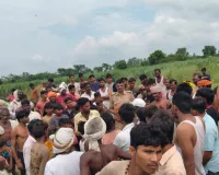 घाघरा के बाढ़ के पानी में बुजुर्ग डूबे, भैंस की पूंछ पकड़कर पार कर रहे थे नाला; गोताखोरों का सर्च ऑपरेशन जारी