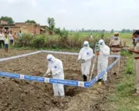 Bareilly News : बरेली में छात्रा को मारकर खेत में दफनाया, पुलिस ने कब्र से शव निकालकर कराया पोस्टमार्टम!