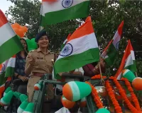 Bareilly News : बरेली में अफसरों ने तिरंगा यात्रा के जरिये शहरवासियों में भरा स्वतंत्रता दिवस का जोश 