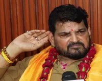 दिल्ली हाईकोर्ट से मिली राहत तो वृंदावन पहुंचे बृजभूषण सिंह, गुरु रितेश्वर महाराज का लिया आशीर्वाद, कही यह बड़ी बात
