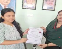 Shravasti News : इकौना की प्रिया सोनी बनीं दरोगा, नगर पंचायत अध्यक्ष ने किया सम्मानित