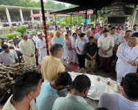 Lucknow News : DGP राजीव कृष्ण ने पिता हरिकिशन मित्तल को दी मुखाग्नि, भारी बरसात के बीच पहुंचे डिप्टी सीएम ब्रजेश पाठक