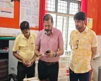 Barabanki News : CMO ने CHC सूरतगंज का किया औचक निरीक्षण, लापरवाही पर मांगा जवाब, एक्सपायर वैक्सीन हटाने के निर्देश