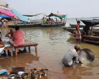 Varanasi News :  दशाश्वमेध घाट की सीढ़ियों तक पहुंचा पानी, गंगा का जलस्तर बढ़ने से 5वीं बार बदला आरती का स्थान 