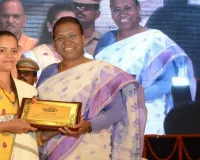 लोक की वह आवाज, जिसमें अब भी गाते हैं गांधी