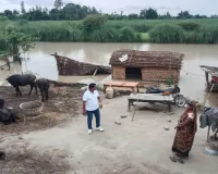 Gonda Flood News : ऐली परसौली में बाढ़ का कहर, 23 गांव जलमग्न, फसलें बर्बाद, हजारों लोग पलायन को मजबूर