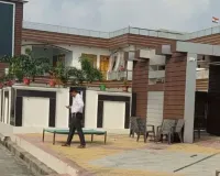 Bareilly News : कर्नाटक में कथित पेपर लीक की जांच, बरेली में IAS अधिकारी के पैतृक घर पर छापेमारी 
