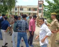 नवोदय विद्यालय में असुविधाओं पर फूटा छात्रों का गुस्सा, कमरों में खुद को किया बंद; डीएम पहुंचे तो सामने रखी समस्याएं