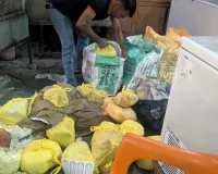   Kanpur News : त्योहार से पहले कानपुर में बड़ा एक्शन! 450 किलो बदबूदार खोया नष्ट, 19 नमूने लिए