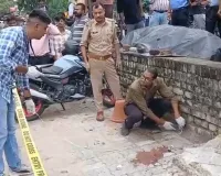 Lucknow Crime News : गोमतीनगर में दिनदहाड़े डबल मर्डर, पत्नी और बहन को मारी गोली; आरोपी ने खुद को भी शूट किया