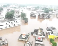 चित्रकूट में मंदाकिनी ने दिखाया रौद्र रूप, हाईवे पुल के ऊपर बहा पानी; बाढ़ ने तोड़े पुराने रिकॉर्ड