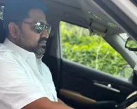 मॉय फर्स्ट राइड  :  स्टेयरिंग थामने का रोमांच