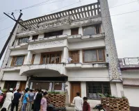  Sambhal News: सपा विधायक इकबाल से जुड़े निर्माण पर चला प्रशासन का डंडा, तीन मंजिला कोठी अवैध घोषित; 15 दिन में गिराने का आदेश 